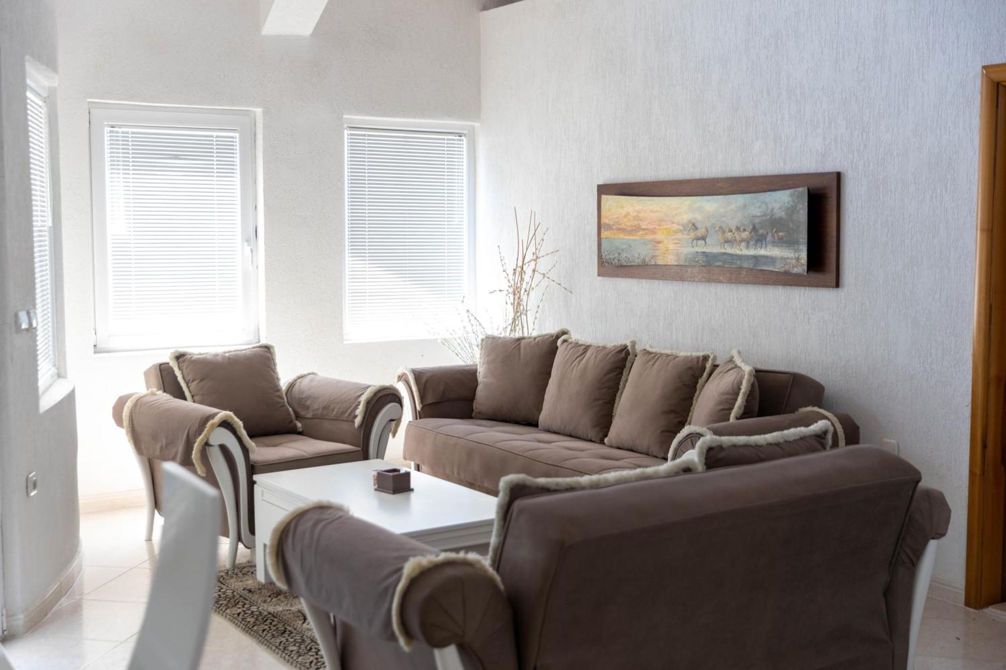 Guest House Aldin 울친 외부 사진