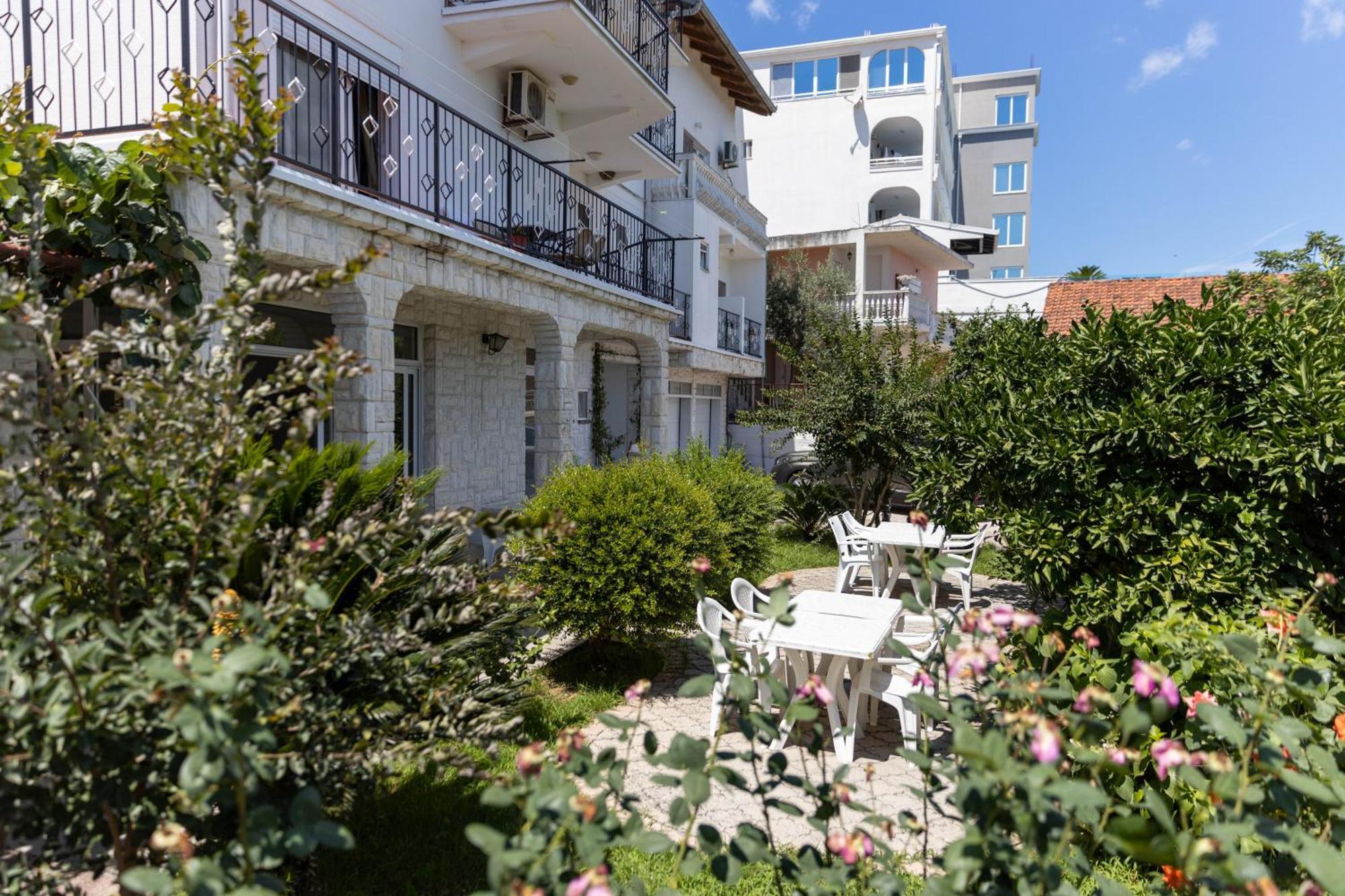 Guest House Aldin 울친 외부 사진