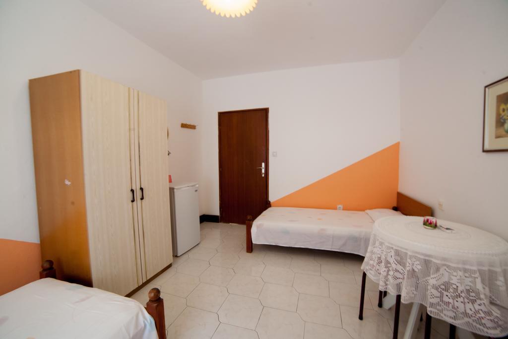 Guest House Aldin 울친 외부 사진